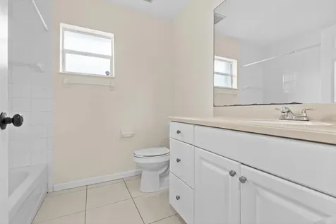 981 Sw Mccracken Avenue Avenue Port Saint Lucie FL 34953