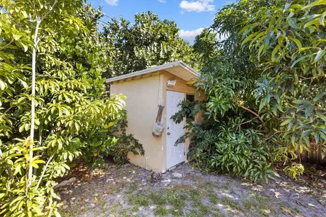981 Sw Mccracken Avenue Avenue Port Saint Lucie FL 34953