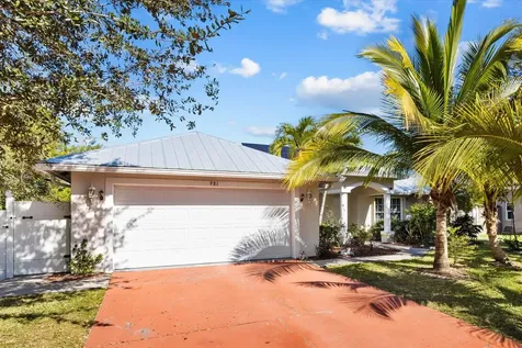 981 Sw Mccracken Avenue Avenue Port Saint Lucie FL 34953