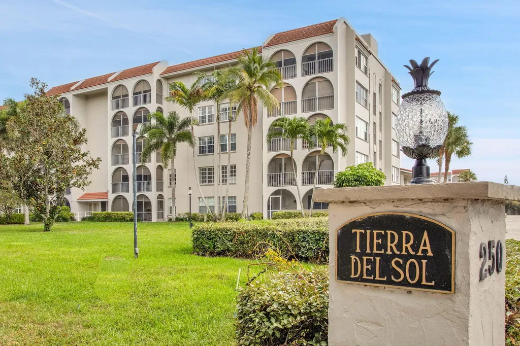 250 Ne 20th Street Boca Raton FL 33431