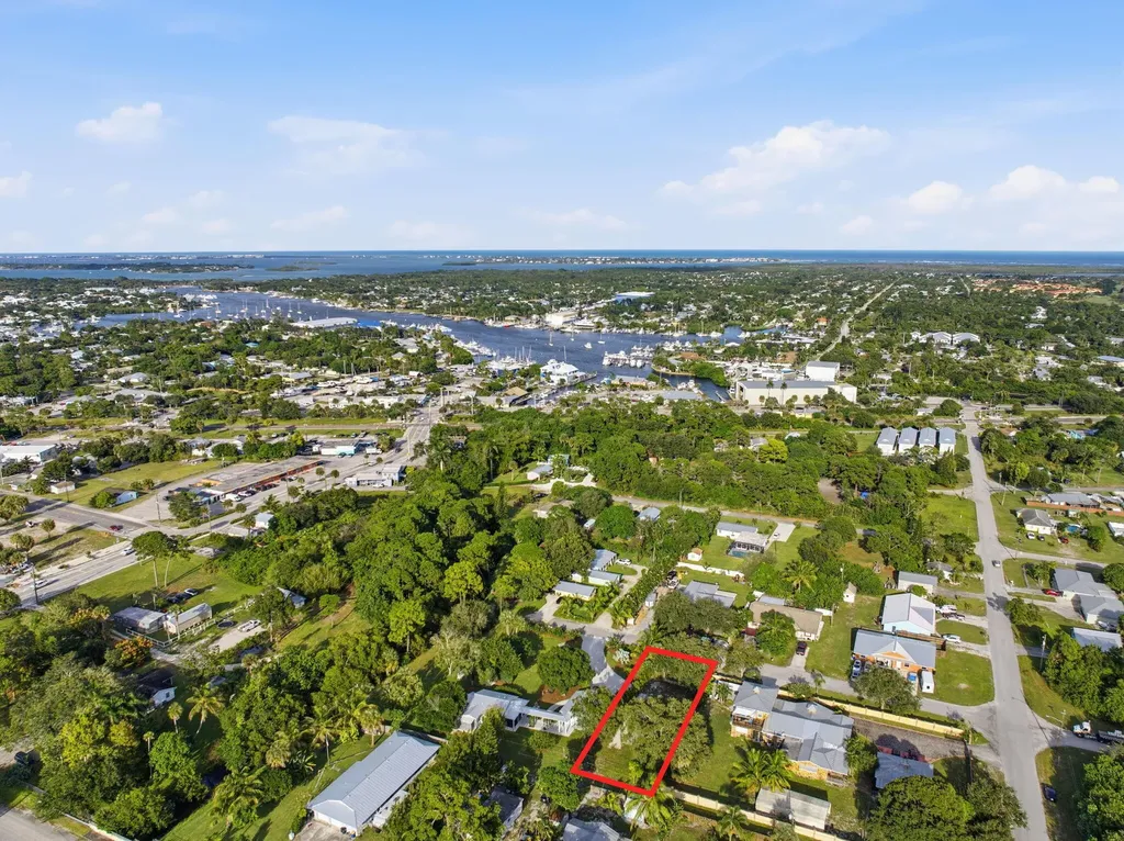 5028 SE Driftwood Avenue Stuart FL 34997