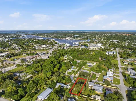 5028 SE Driftwood Avenue Stuart FL 34997