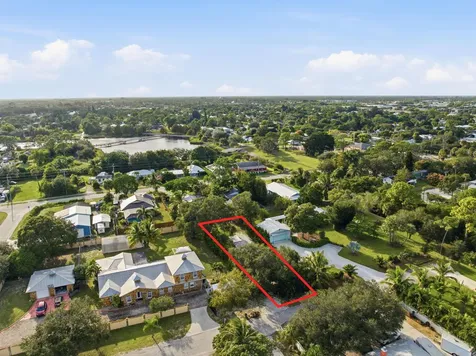 5028 SE Driftwood Avenue Stuart FL 34997