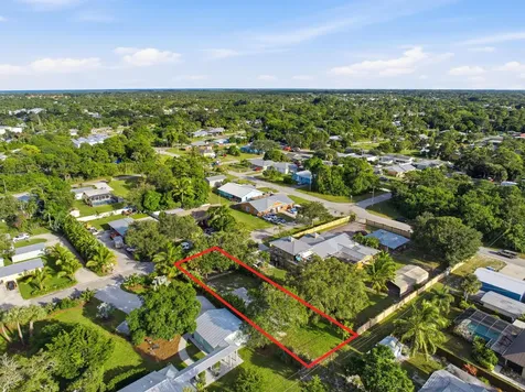 5028 SE Driftwood Avenue Stuart FL 34997