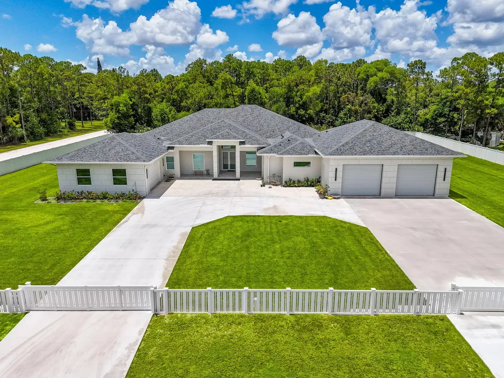 8425 Apache Boulevard The Acreage FL 33470
