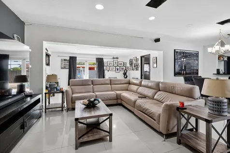 6120 Nw 110th Terrace Hialeah FL 33012