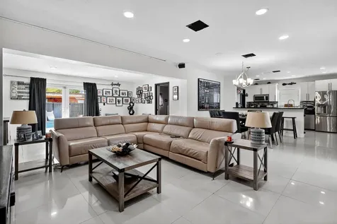 6120 Nw 110th Terrace Hialeah FL 33012