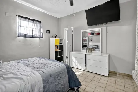 6120 Nw 110th Terrace Hialeah FL 33012