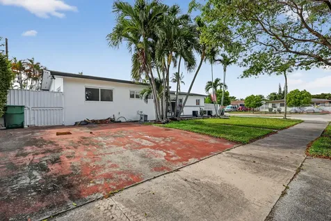 6120 Nw 110th Terrace Hialeah FL 33012