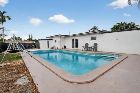 6120 Nw 110th Terrace Hialeah FL 33012