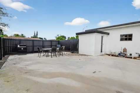 6120 Nw 110th Terrace Hialeah FL 33012