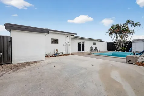 6120 Nw 110th Terrace Hialeah FL 33012