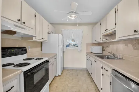 100 Leisure Lake Circle Boynton Beach FL 33426