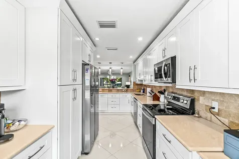 24 Stratford Drive Boynton Beach FL 33436