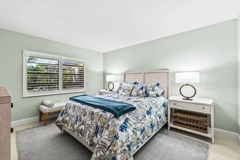 24 Stratford Drive Boynton Beach FL 33436