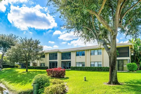 24 Stratford Drive Boynton Beach FL 33436
