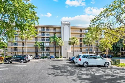 14 Royal Palm Way Boca Raton FL 33432