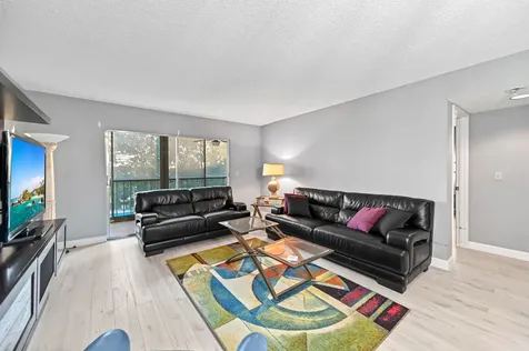 7286 Huntington Lane Delray Beach FL 33446