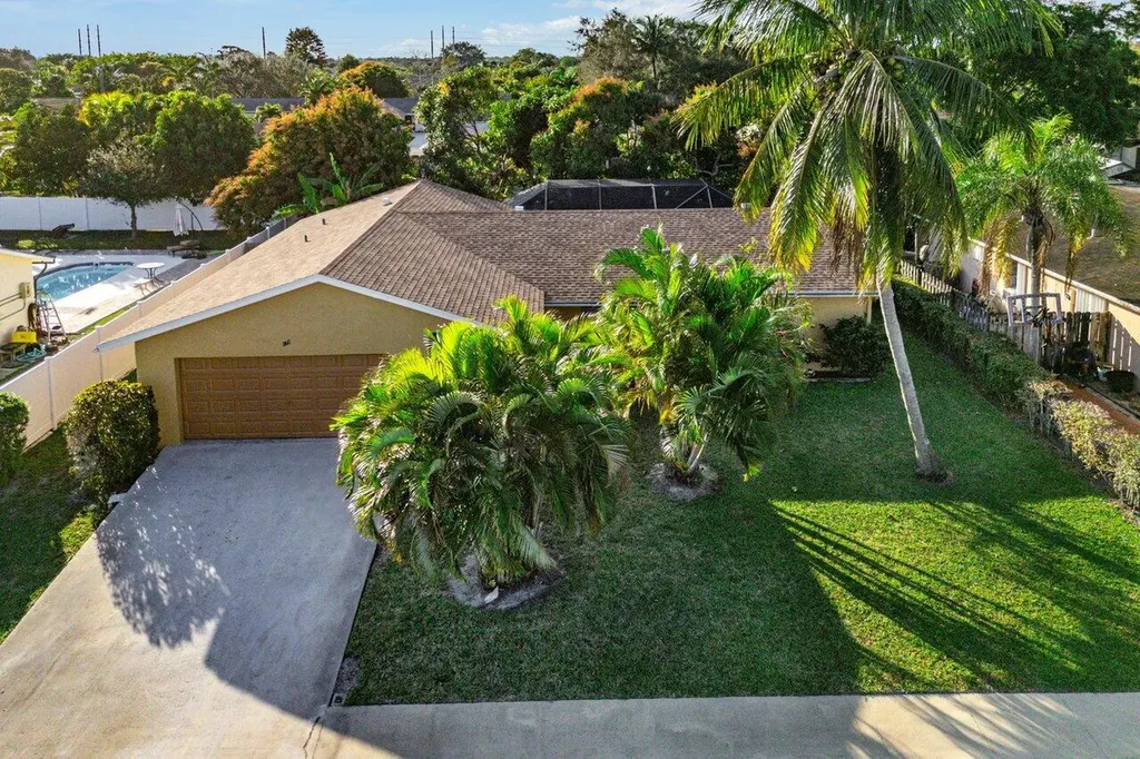 179 Dove Circle Royal Palm Beach FL 33411