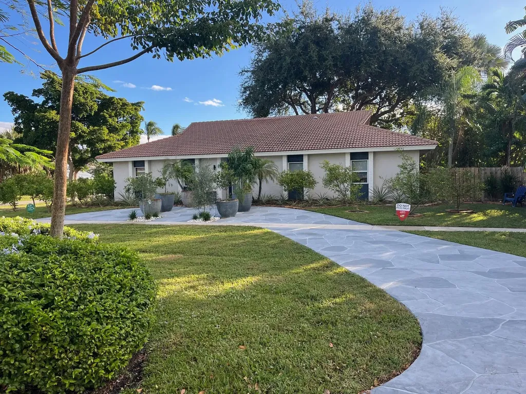 7598 W Country Club Boulevard Boca Raton FL 33487