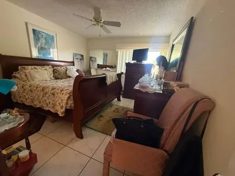 213 Pine Hov Circle Greenacres FL 33463