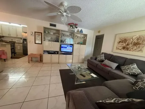 213 Pine Hov Circle Greenacres FL 33463