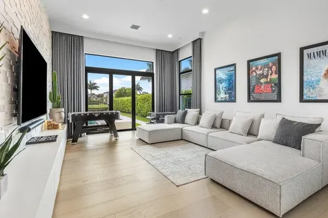 9276 Biaggio Road Boca Raton FL 33496