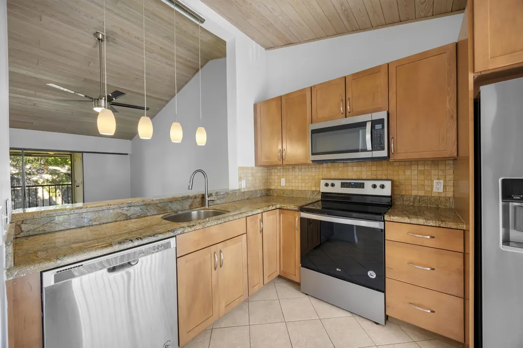 3939 Ne 5th Avenue Boca Raton FL 33431