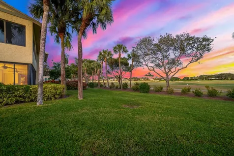 5 Eastgate Drive Boynton Beach FL 33436