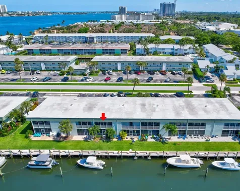 121 Wettaw Lane North Palm Beach FL 33408