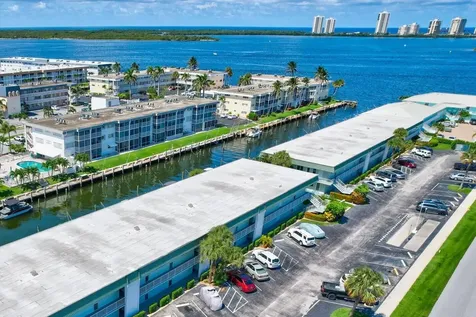 121 Wettaw Lane North Palm Beach FL 33408
