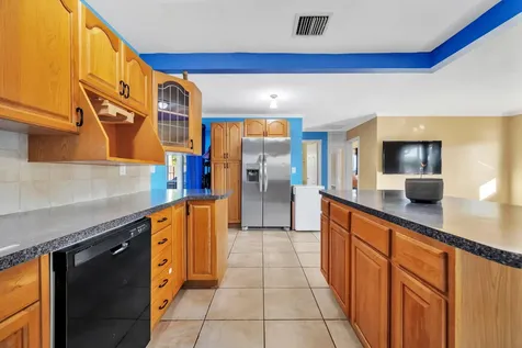 5581 S 38th Street Greenacres FL 33463