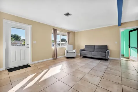 5581 S 38th Street Greenacres FL 33463