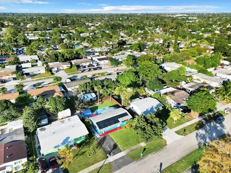 5581 S 38th Street Greenacres FL 33463