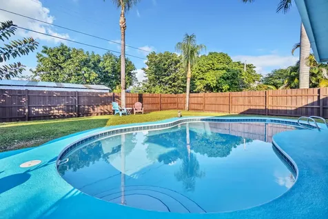 5581 S 38th Street Greenacres FL 33463