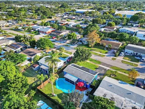 5581 S 38th Street Greenacres FL 33463
