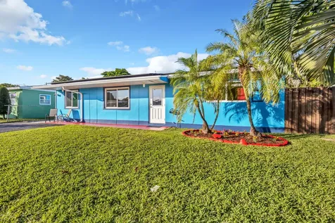 5581 S 38th Street Greenacres FL 33463