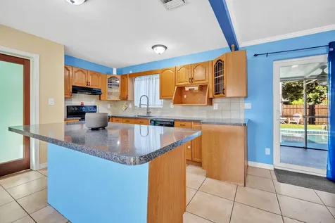 5581 S 38th Street Greenacres FL 33463