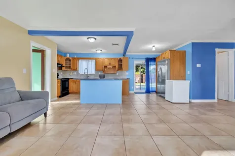 5581 S 38th Street Greenacres FL 33463
