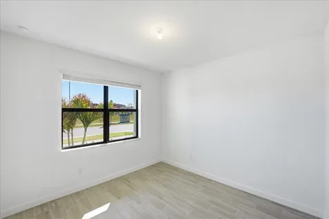 6866 Nw Kestrel Lane Port Saint Lucie FL 34987