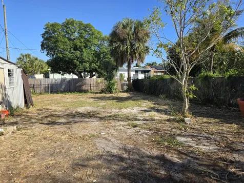 806 S B Street Lake Worth Beach FL 33460