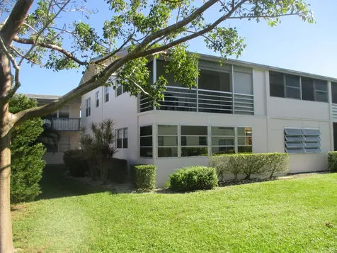 31 Canterbury B West Palm Beach FL 33417