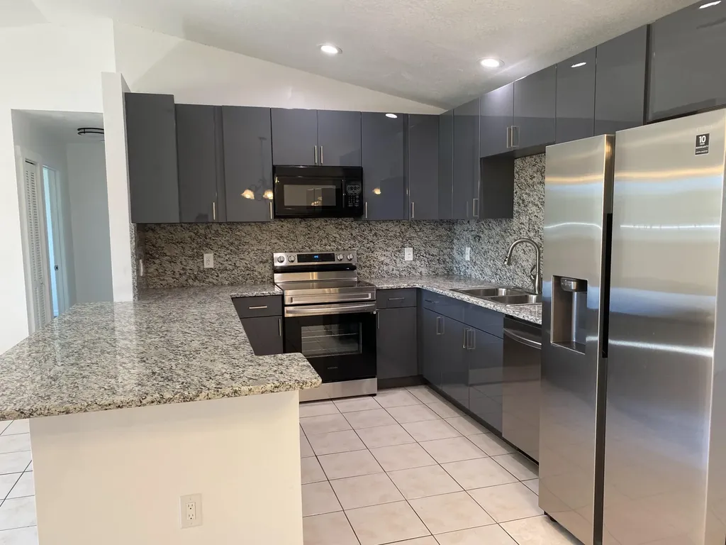 757 NW Bayard Avenue Port Saint Lucie FL 34983