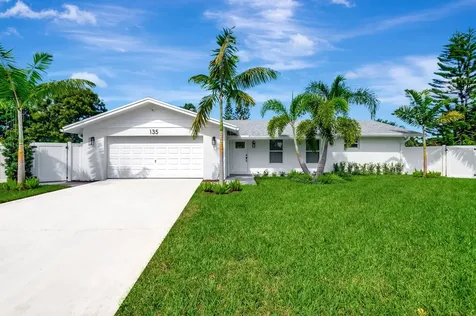 135 SE 28th Court Boynton Beach FL 33435