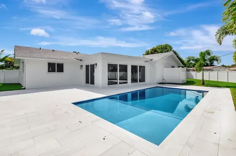 135 SE 28th Court Boynton Beach FL 33435