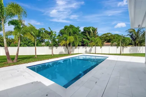135 SE 28th Court Boynton Beach FL 33435