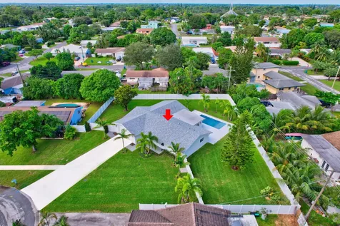 135 SE 28th Court Boynton Beach FL 33435