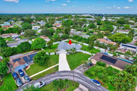 135 SE 28th Court Boynton Beach FL 33435