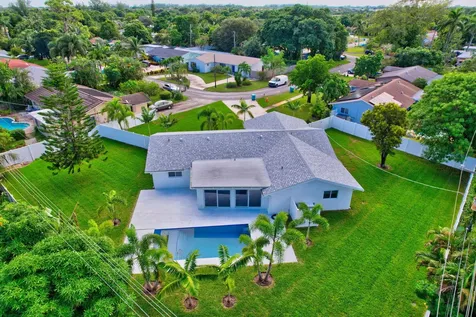 135 SE 28th Court Boynton Beach FL 33435