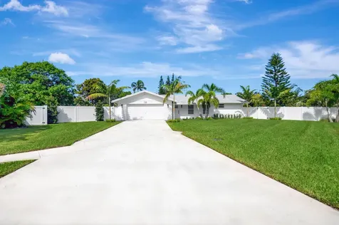 135 SE 28th Court Boynton Beach FL 33435